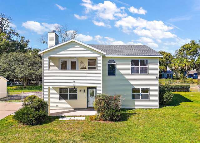Property at 10 SE Chinica Dr, Summerfield, FL 34491, 3 beds, 2.5 baths