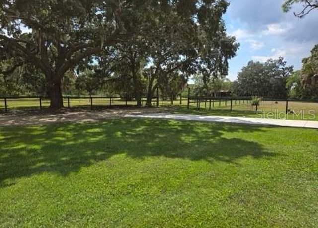 Property at 8132 Honeybee Ln, Tampa, FL 33635