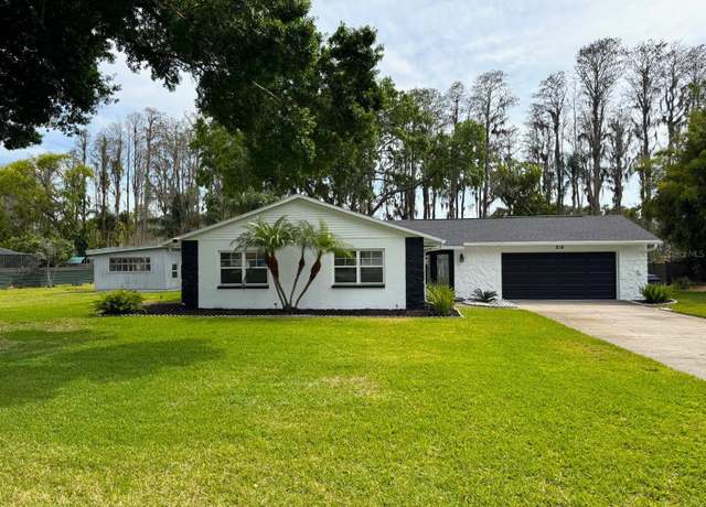 Property at 210 Lake Hobbs Rd, Lutz, FL 33548, 3 beds, 2 baths