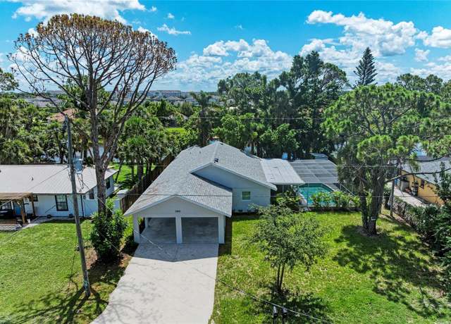 Property at 2400 Lake Shore Dr, Nokomis, FL 34275, 3 beds, 2.5 baths