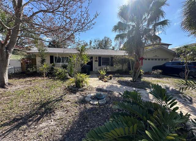 Property at 560 7th St S, Safety Harbor, FL 34695, 3 beds, 2 baths