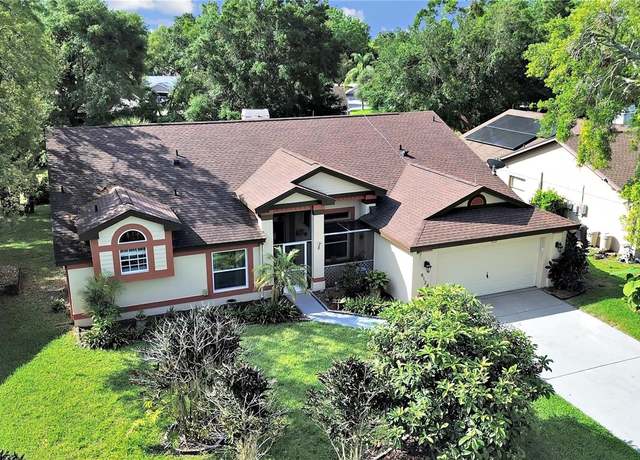 Property at 8124 Golf Club Ct, Hudson, FL 34667, 3 beds, 2.5 baths