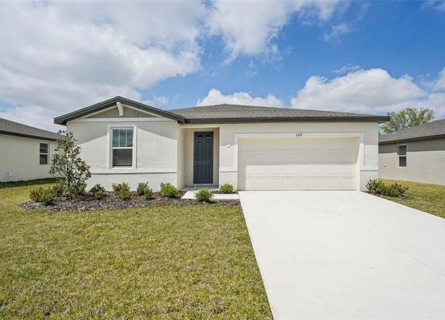 Property at 1337 Oak Valley Dr, Auburndale, FL 33823, 4 beds, 2 baths