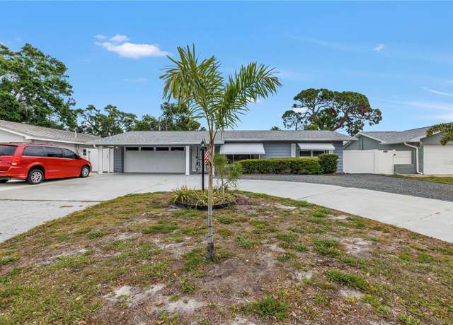 Property at 11315 86th Ave, Seminole, FL 33772, 2 beds, 2 baths