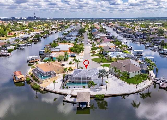 Property at 927 Golf Island Dr, Apollo Beach, FL 33572, 3 beds, 2 baths