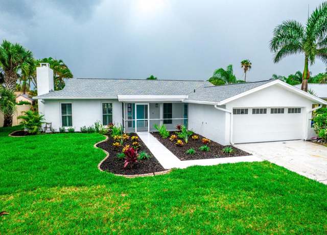 Property at 913 Spindle Palm Way, Apollo Beach, FL 33572, 4 beds, 2 baths