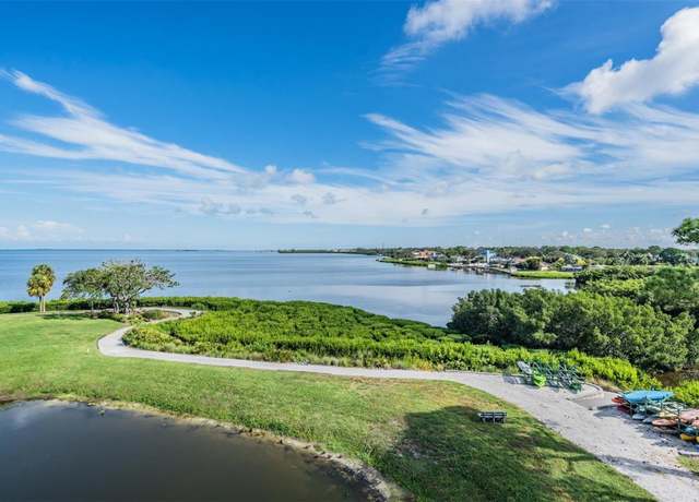 Property at 244 Mariner Dr, Tarpon Springs, FL 34689, 4 beds, 4 baths