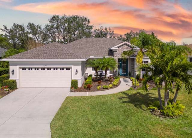 Property at 6373 Royal Tern Cir, Lakewood Ranch, FL 34202, 4 beds, 3 baths
