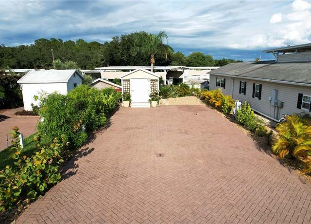 Property at 1049 Deer Creek Blvd, Davenport, FL 33837