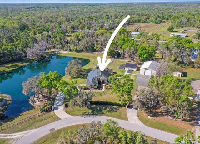 Property at 8403 Southwood Pines St, Lithia, FL 33547, 4 beds, 3 baths
