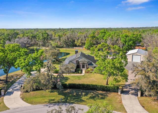 Property at 8403 Southwood Pines St, Lithia, FL 33547, 4 beds, 3 baths