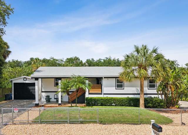 Property at 9913 Alavista Dr, Gibsonton, FL 33534, 2 beds, 2 baths