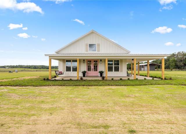 Property at 2212 SW 210th Ave, Dunnellon, FL 34431, 2 beds, 2 baths