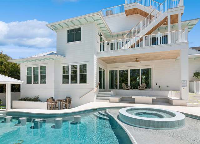 Property at 149 Mckinley Dr, Sarasota, FL 34236, 8 beds, 8.5 baths