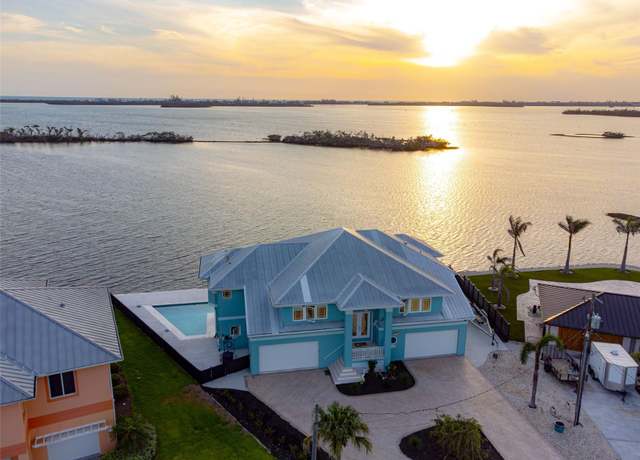 Property at 1900 Illinois Ave, Englewood, FL 34224, 4 beds, 3.5 baths
