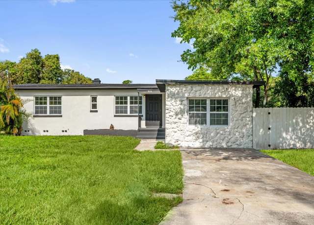 Property at 906 Kensington Dr, Orlando, FL 32808, 5 beds, 2 baths