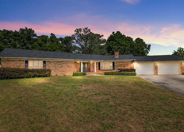 Property at 3950 SE 10th Ln, Ocala, FL 34471, 3 beds, 3 baths