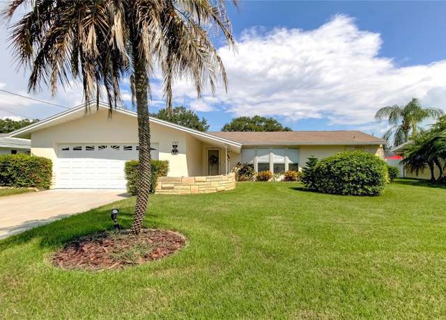 Property at 1745 Harbor Cir W, Largo, FL 33770, 3 beds, 2 baths