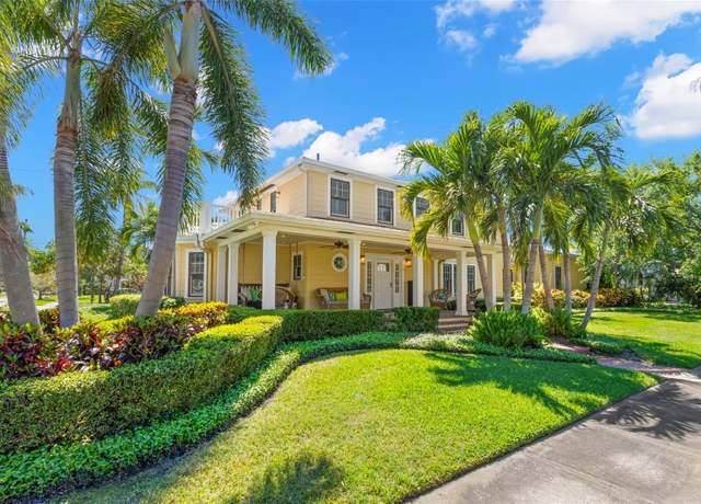 Property at 556 21st Ave NE, St Petersburg, FL 33704, 5 beds, 4.5 baths