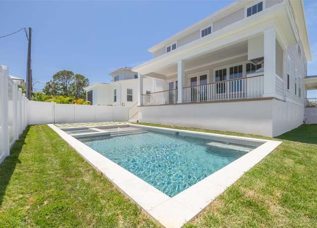 Property at 323 Appian Way NE, St Petersburg, FL 33704, 5 beds, 4.5 baths