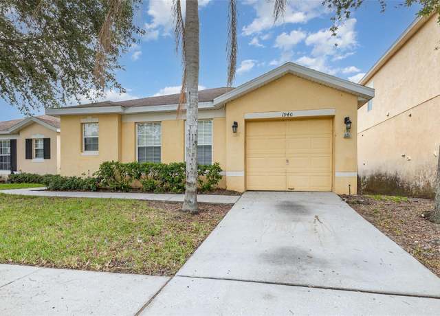 Property at 1940 Royal Ridge Dr, Davenport, FL 33896, 4 beds, 3 baths