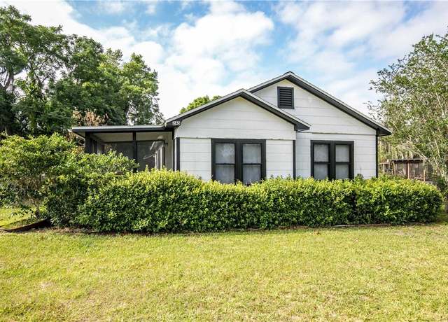Property at 245 W Ocala St, Umatilla, FL 32784, 2 beds, 1 bath