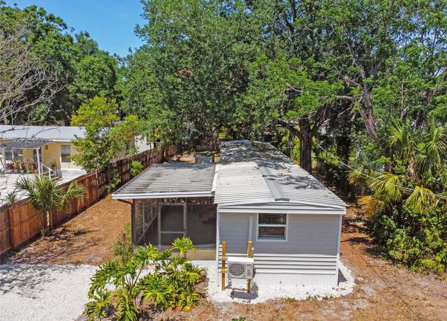 Property at 850 Center Ave, Brandon, FL 33511, 2 beds, 2 baths