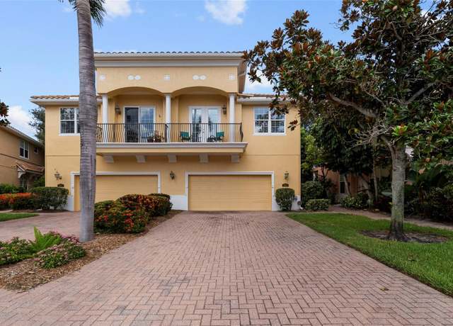 Property at 185 Banyan Bay Dr, St Petersburg, FL 33705, 3 beds, 2.5 baths