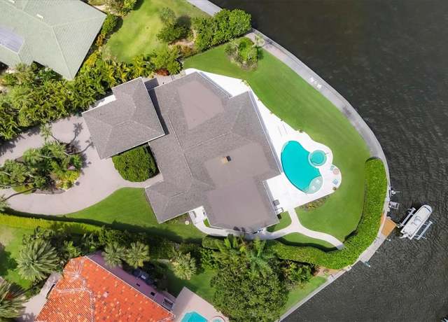 Property at 1701 Sandalwood Dr, Sarasota, FL 34231, 4 beds, 3.5 baths