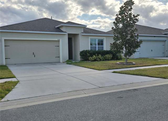 Property at 3132 Country Club Cir, Winter Haven, FL 33881, 4 beds, 2 baths