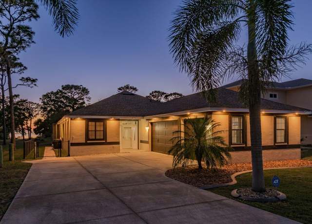 Property at 632 S Florida Ave, Tarpon Springs, FL 34689, 4 beds, 2 baths