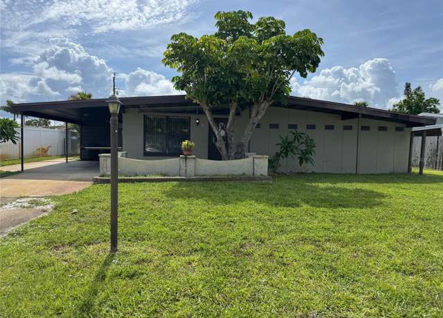 Property at 6707 Northampton Pl, Bradenton, FL 34207, 3 beds, 2 baths