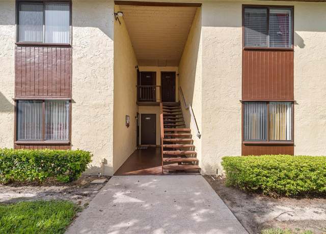 Property at 513 Fairways Ln Unit B, Ocala, FL 34472, 2 beds, 2 baths