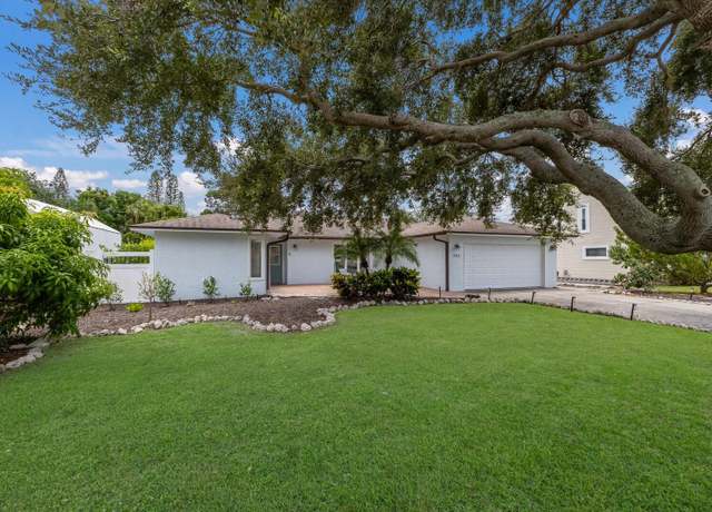 Property at 7711 25th Ave W, Bradenton, FL 34209, 5 beds, 3 baths