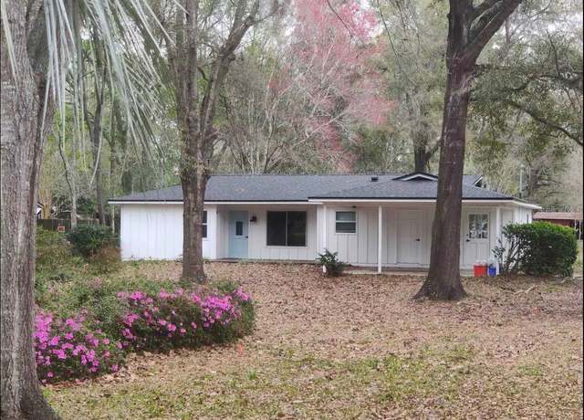 Property at 205 SW 123rd St, Newberry, FL 32669, 3 beds, 2 baths