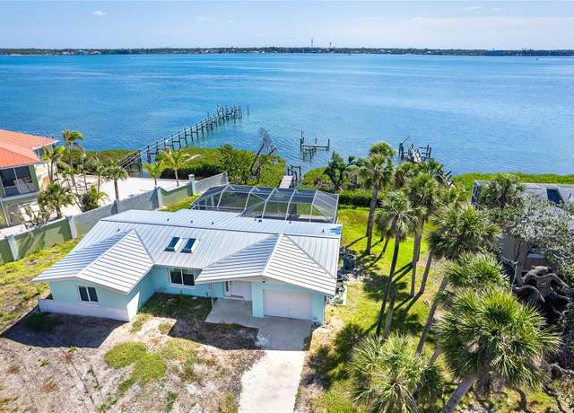 Property at 4093 Pelican Shores Cir, Englewood, FL 34223, 2 beds, 2 baths