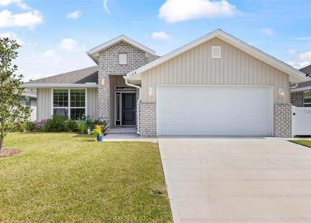 Property at 6 Zenoble Pl, Palm Coast, FL 32164, 4 beds, 2 baths