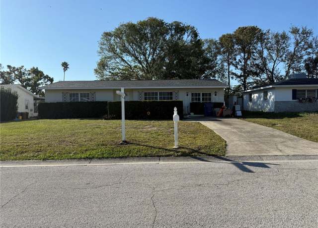 Property at 11470 88th Ter, Seminole, FL 33772, 2 beds, 1.5 baths