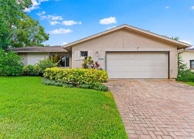 Property at 1374 Wexford Dr S, Palm Harbor, FL 34683, 2 beds, 2 baths