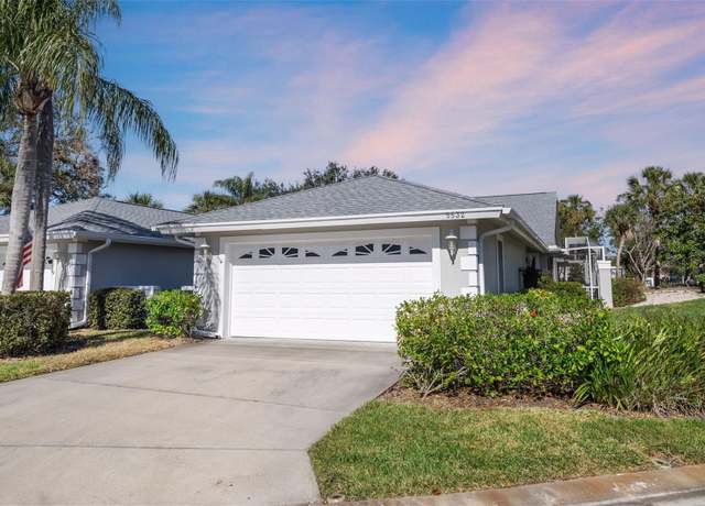 Property at 5532 Country Club Way, Sarasota, FL 34243, 3 beds, 2 baths