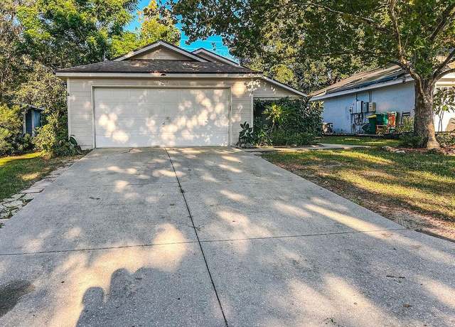 Property at 704 Kenmoore Ct, Eustis, FL 32726, 3 beds, 2 baths