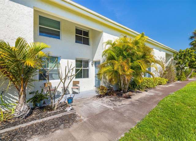 Property at 4215 LA Sorrento Ct, Tampa, FL 33611, 2 beds, 1.5 baths