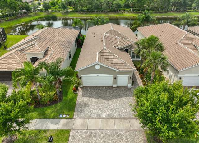 Property at 4830 Grand Banks Dr, Wimauma, FL 33598, 3 beds, 2.5 baths