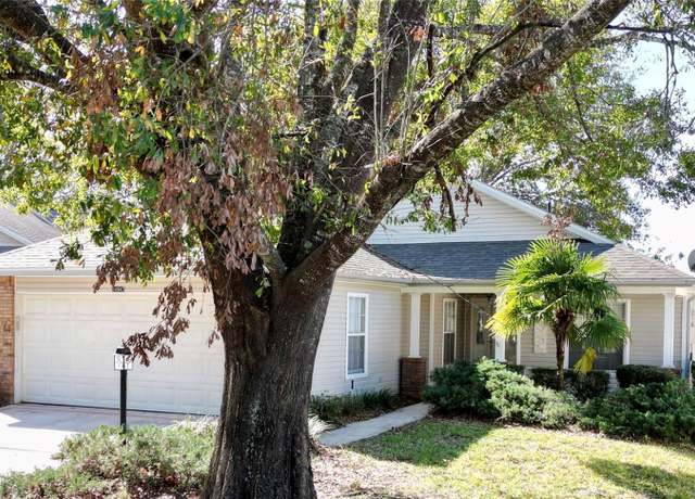 Property at 24947 Cranes Roost Cir, Leesburg, FL 34748, 3 beds, 2 baths