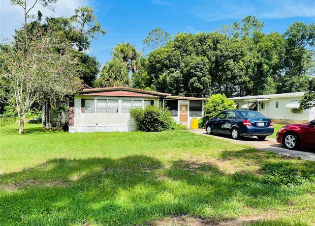 Property at 2305 SE 173rd Ave, Silver Springs, FL 34488, 2 beds, 1.5 baths