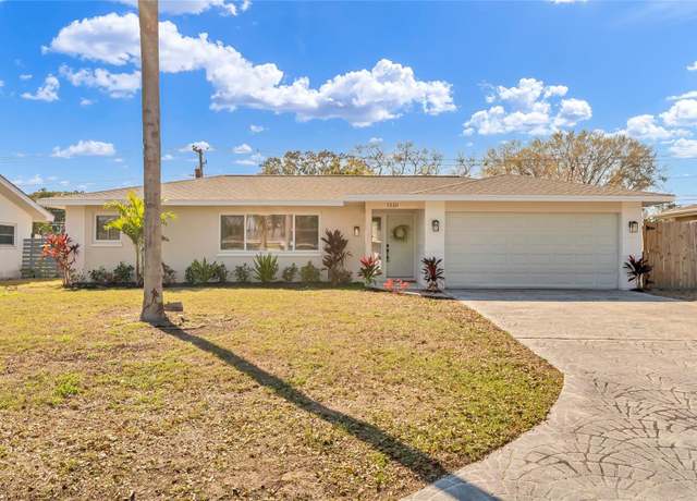 Property at 1510 Lakeside Dr, Dunedin, FL 34698, 3 beds, 2 baths