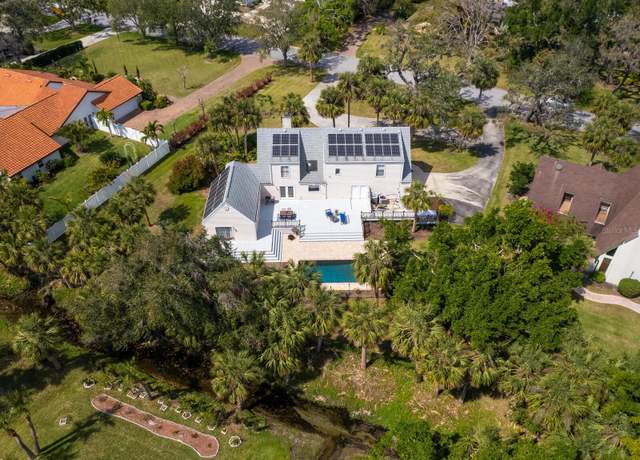 Property at 3648 Beneva Oaks Blvd, Sarasota, FL 34238, 5 beds, 3.5 baths
