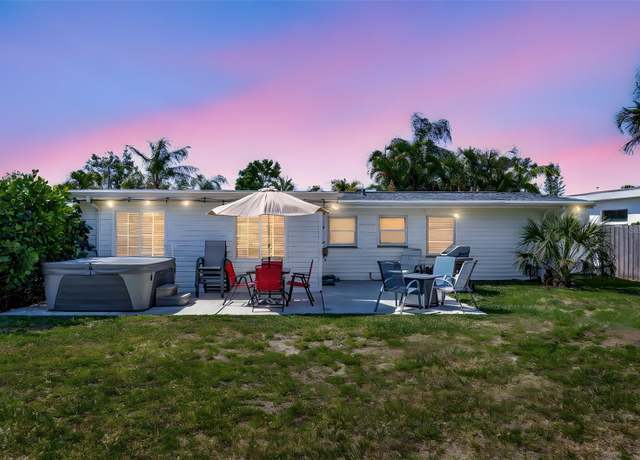 Property at 2307 Valencia Dr, Sarasota, FL 34239, 3 beds, 2 baths