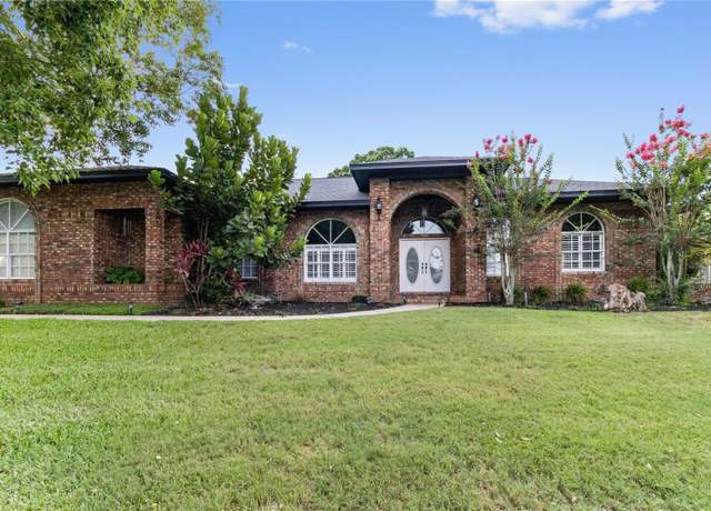 Property at 4642 Highlands Place Dr, Lakeland, FL 33813, 4 beds, 2.5 baths