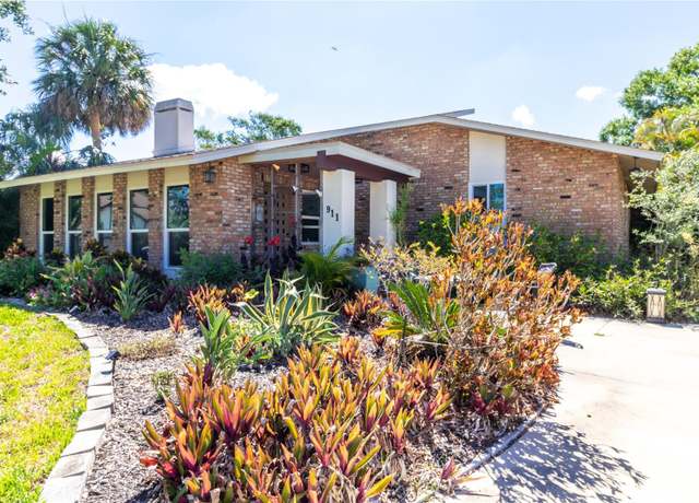 Property at 911 Cimarron Cir, Bradenton, FL 34209, 3 beds, 3 baths